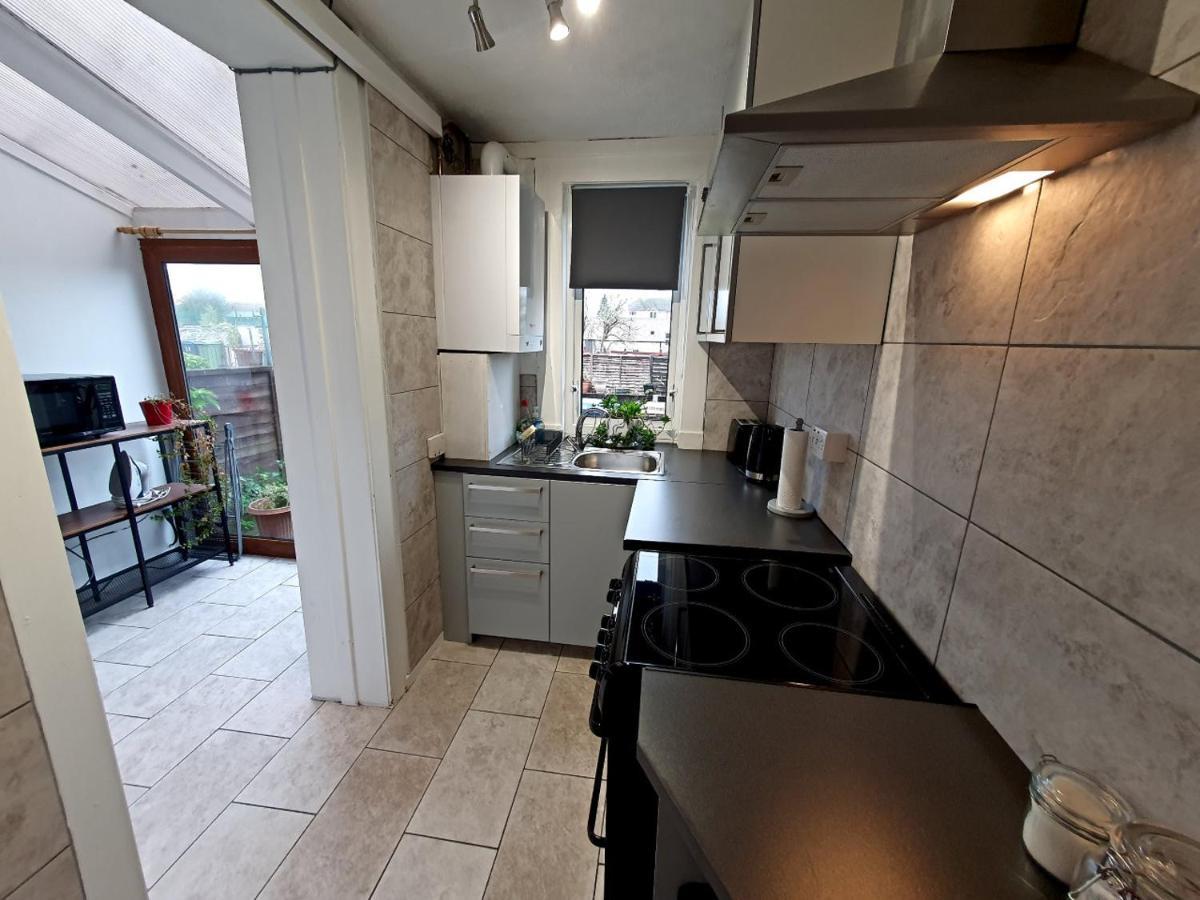 Dumbarton Castle Way Apartment Exterior photo